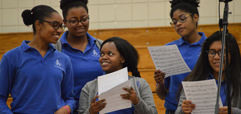 Thanksgiving prayer service: Club, class contributions help student body celebrate in gratitude