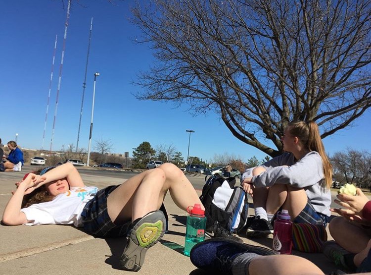 Students enjoy February’s record-breaking weather