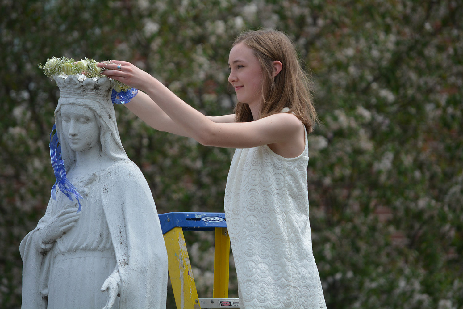 Senior May Queen graces Marian with inspiring values, embodies faith