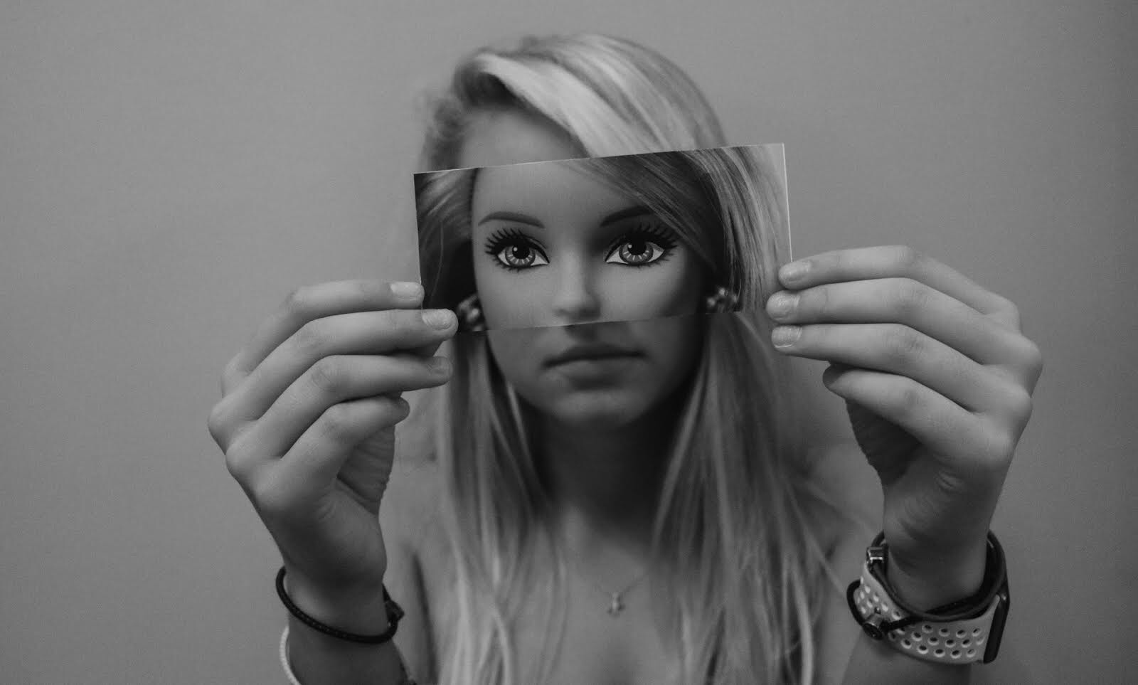 Young women must reject societal beauty standards