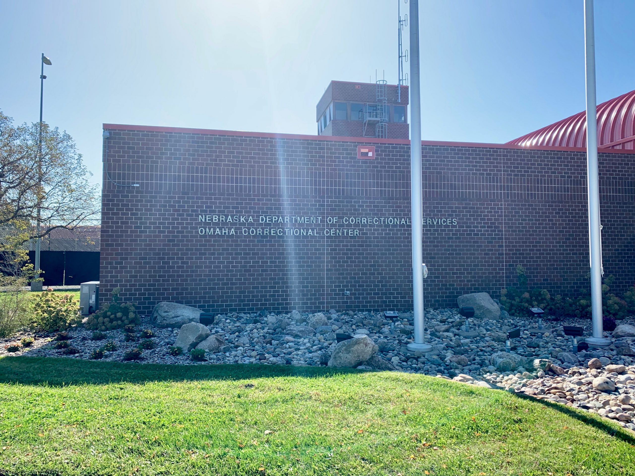 Sociology students see life behind bars