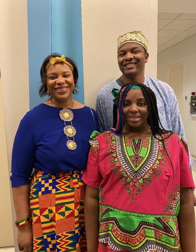 Sophomore family comes together to celebrate Kwanzaa