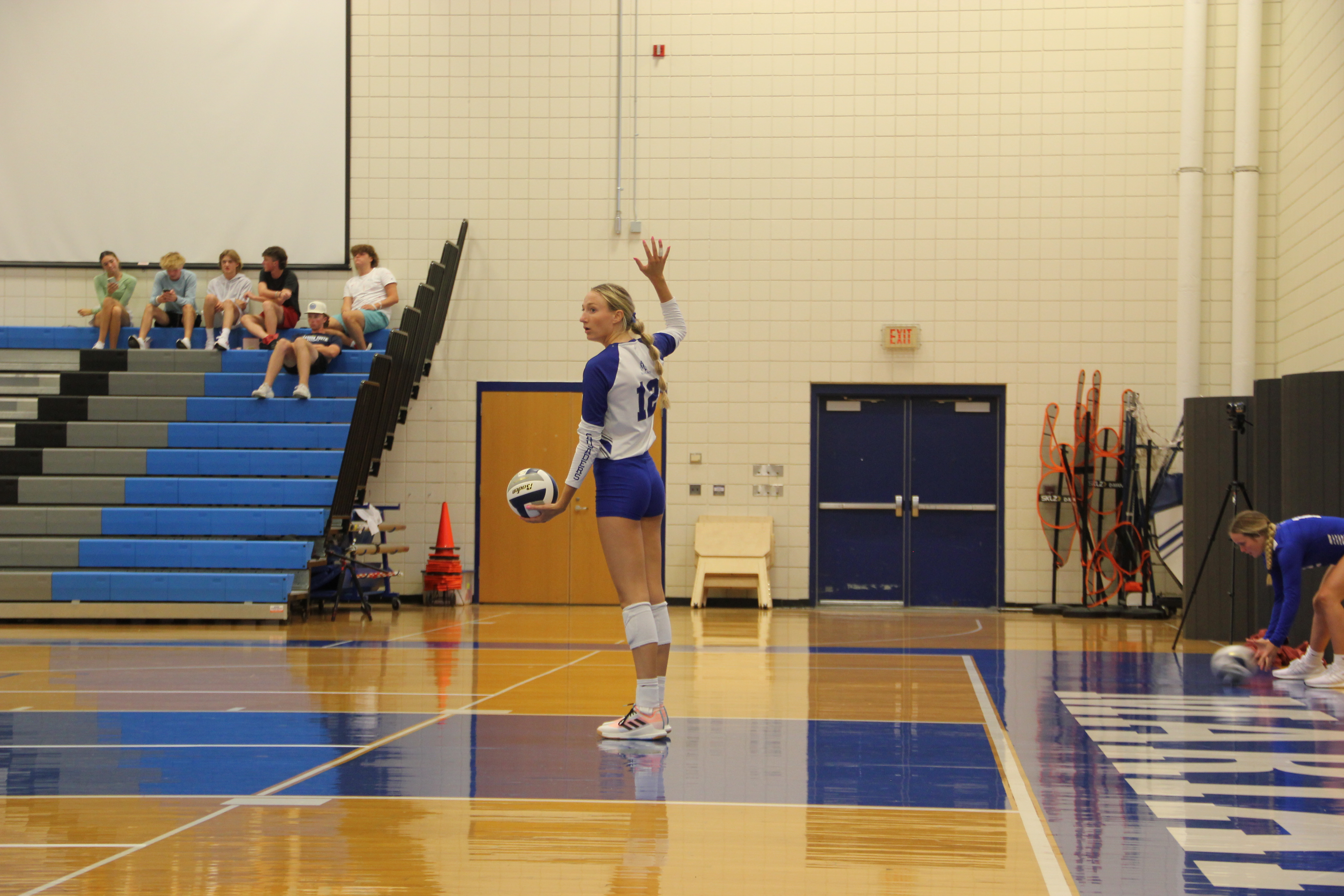 Volleyball season kicks off with senior captain Amanda Loschen