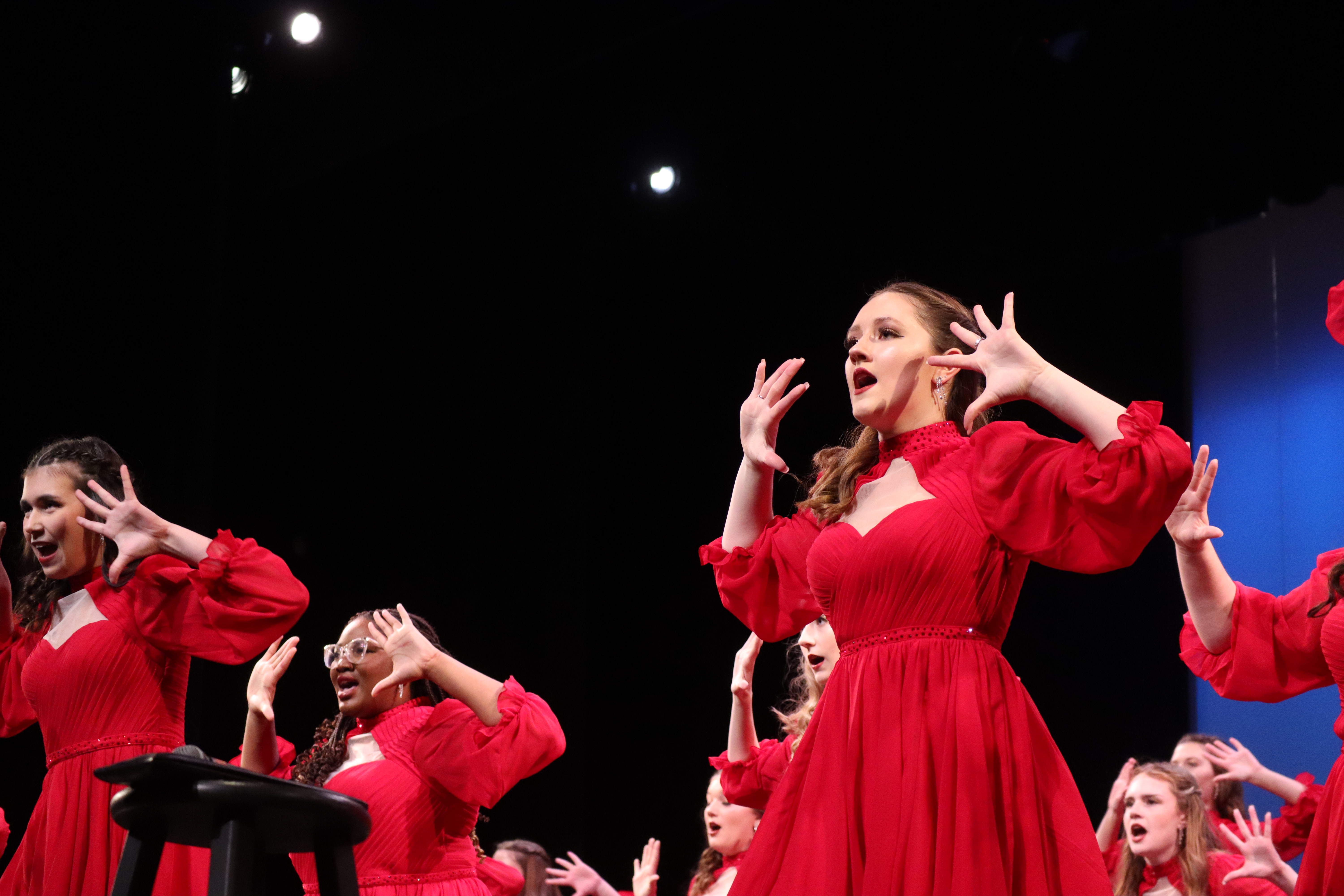 Show choir season starts strong with showcase opportunities
